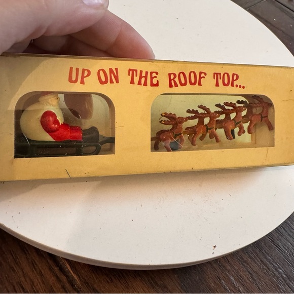 Vintage Department 56 “Up On The Roof” Santa & Reindeer Old New Stock #5139-0 - Picture 4 of 6